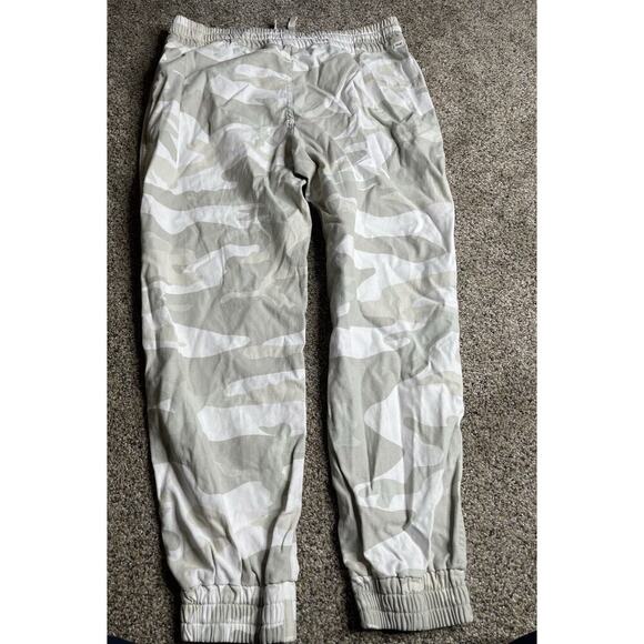 TNA Aritzia Sweatpants Womens Camo Jogger Boyfriend Fit Casual Pockets Large - Picture 2 of 8